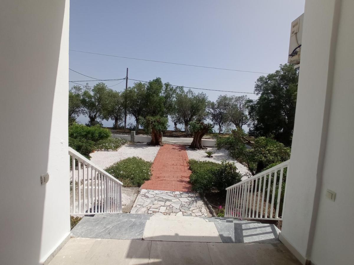 Zorbas Hotel Sougia Exterior photo