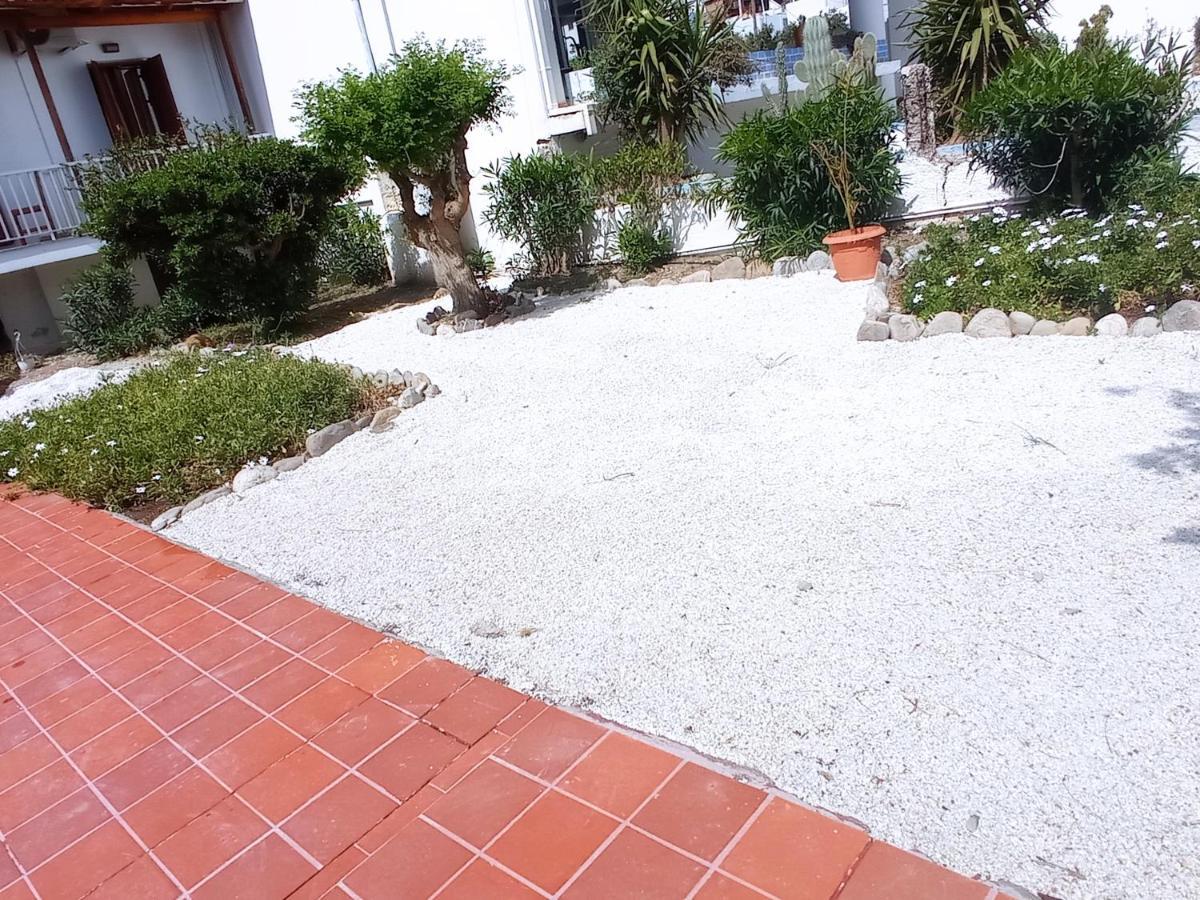 Zorbas Hotel Sougia Exterior photo