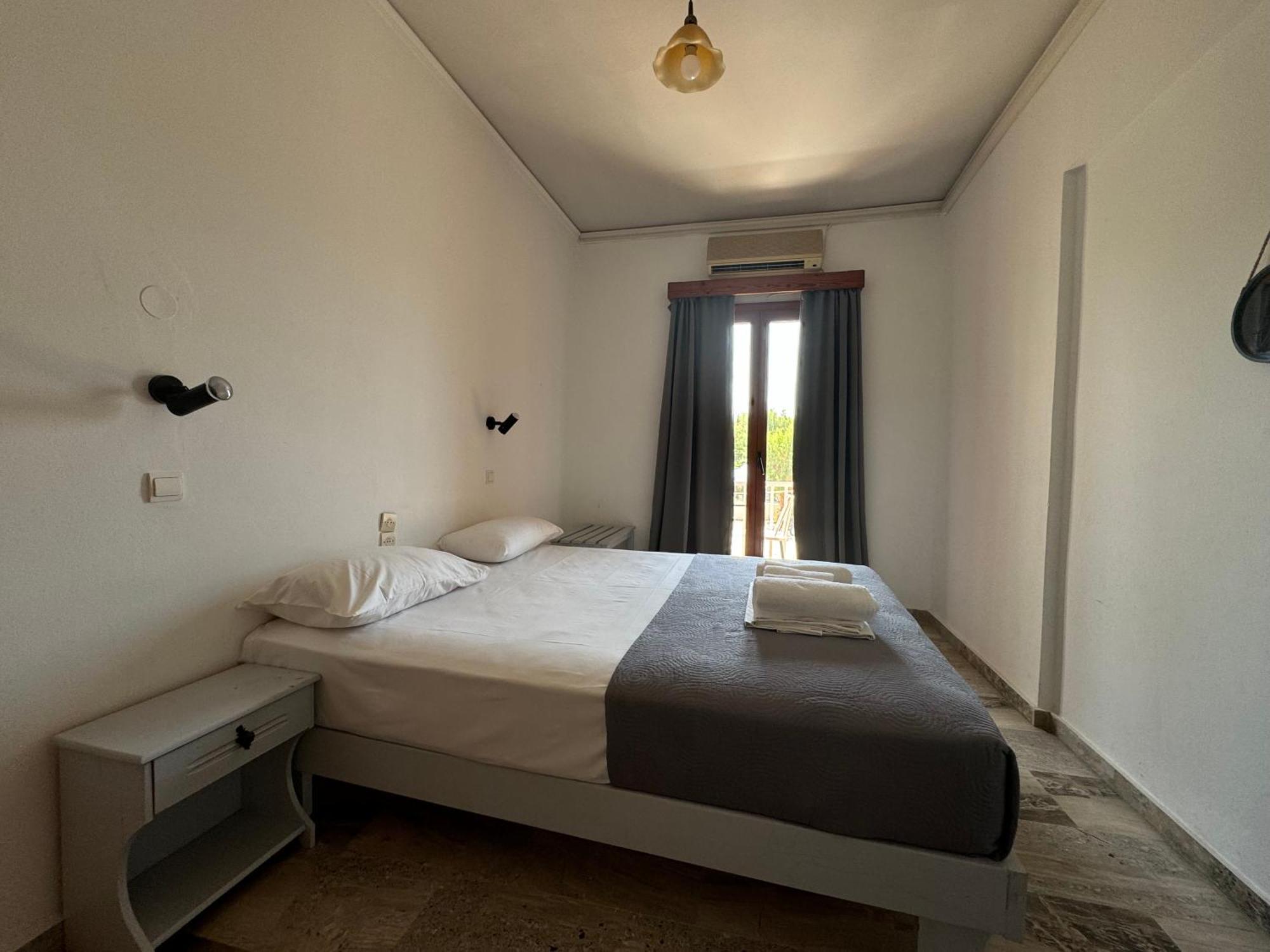 Zorbas Hotel Sougia Exterior photo