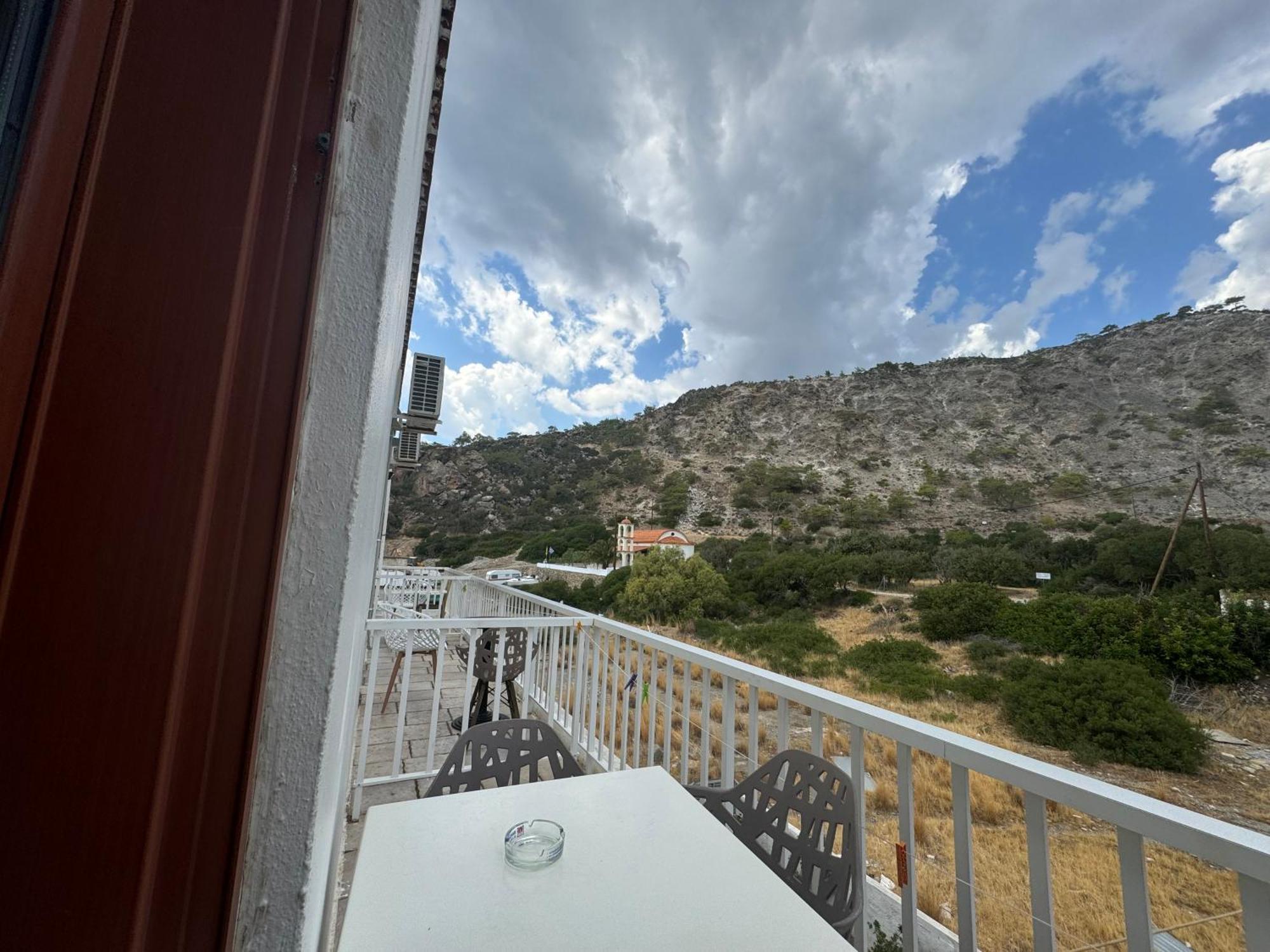 Zorbas Hotel Sougia Exterior photo